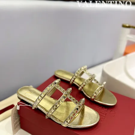 ヴァレンティノ スリッパ