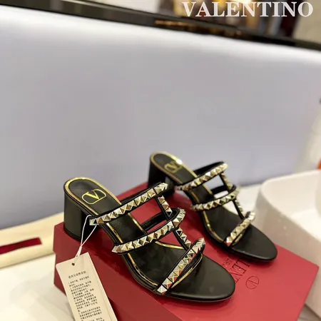 ヴァレンティノ スリッパ