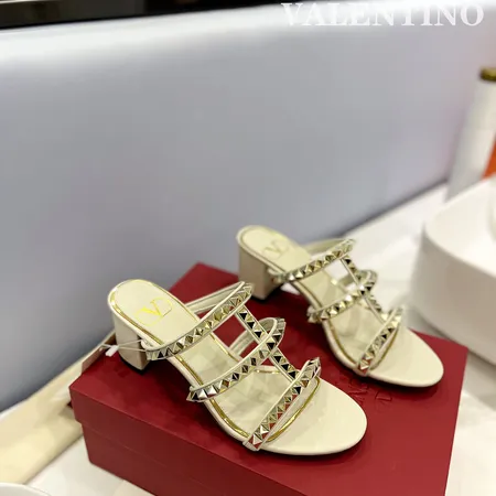 ヴァレンティノ スリッパ