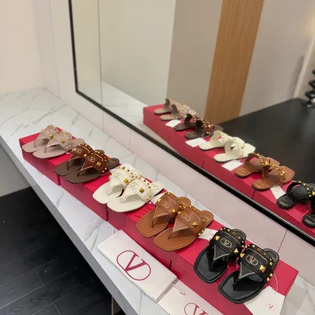 ヴァレンティノ スリッパ