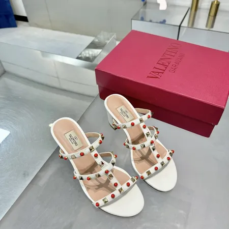 ヴァレンティノ スリッパ