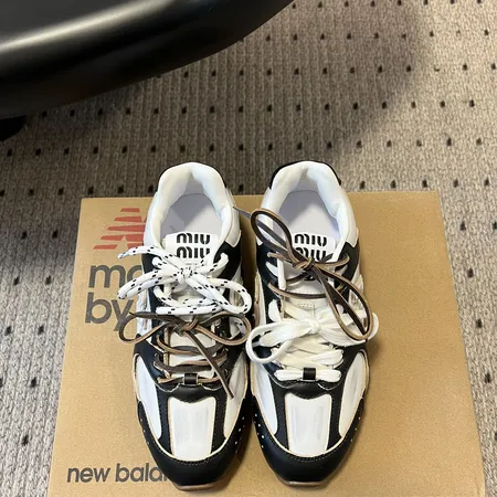 ミュウミュウ スニーカー