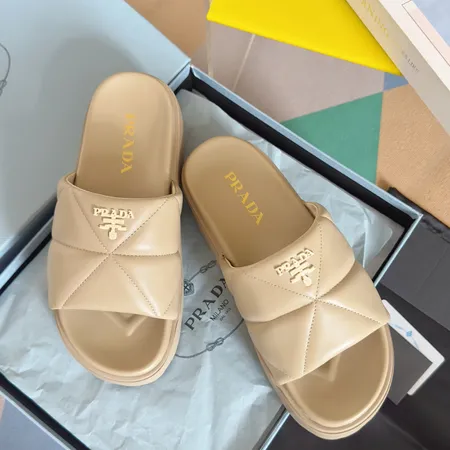 プラダ スリッパ