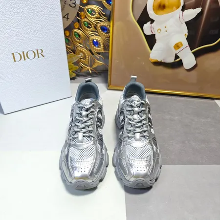 ディオール スニーカー