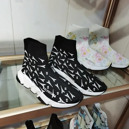 バレンシアガ カジュアルシューズ