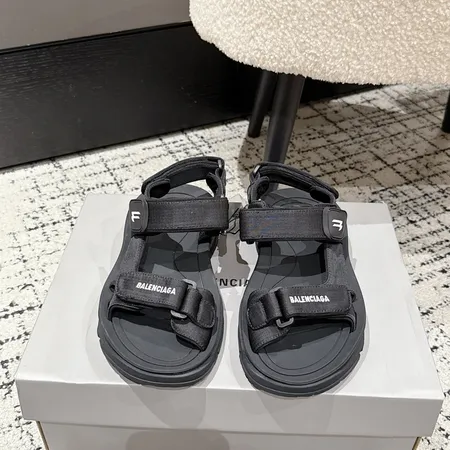 バレンシアガ サンダル