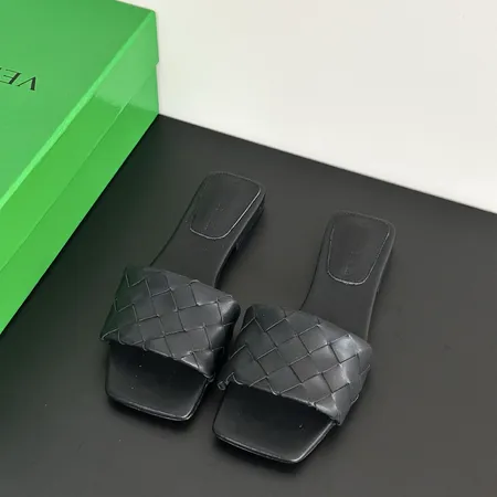 ボッテガ ヴェネタ スリッパ