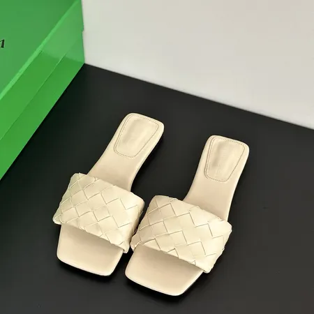 ボッテガ ヴェネタ スリッパ
