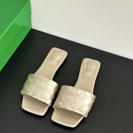 ボッテガ ヴェネタ スリッパ