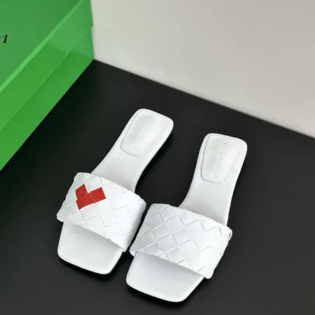 ボッテガ ヴェネタ スリッパ