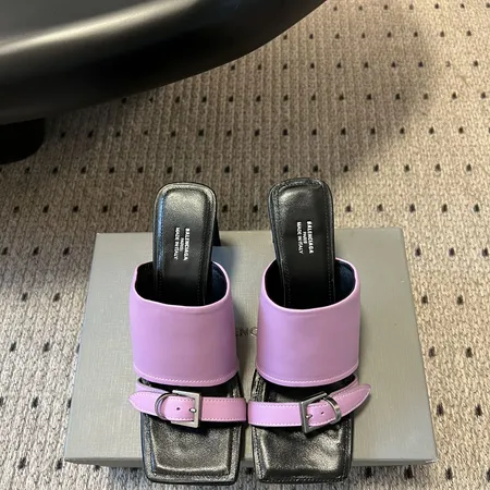 バレンシアガ サンダル