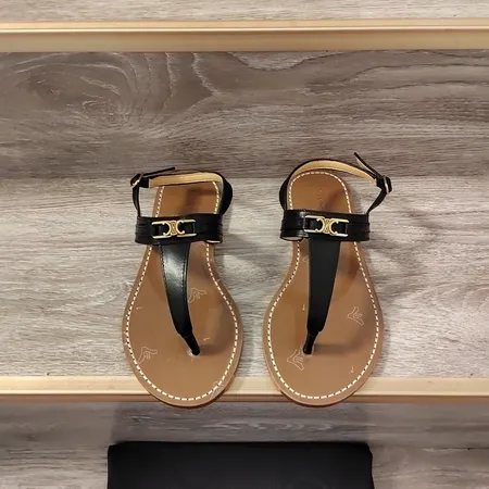 セリーヌ サンダル