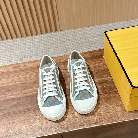 フェンディ カジュアルシューズ