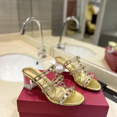 ヴァレンティノ スリッパ