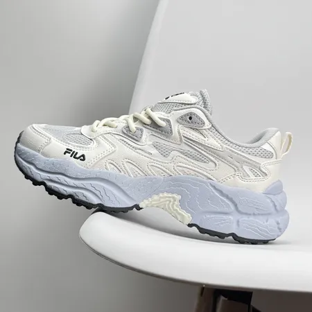 フィラ スニーカー