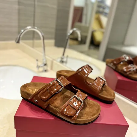 ヴァレンティノ スリッパ