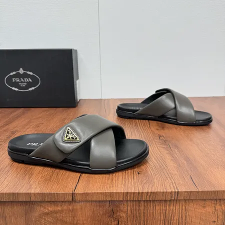 プラダ スリッパ