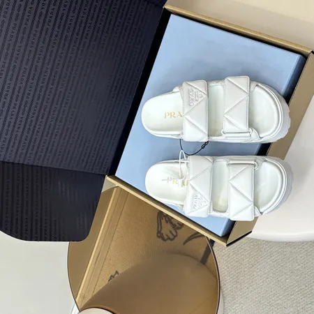 プラダ スリッパ