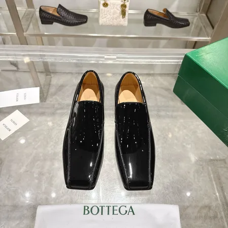 ボッテガ ヴェネタ ビジネスシューズ