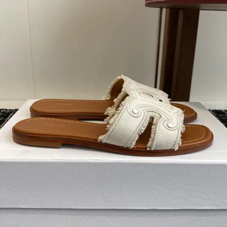 セリーヌ スリッパ