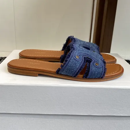 セリーヌ スリッパ