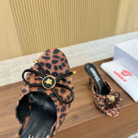 ヴェルサーチ スリッパ