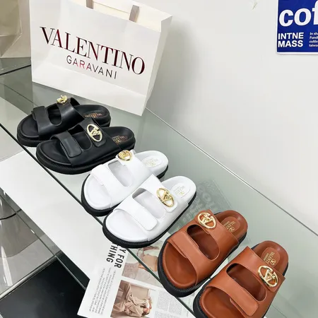 ヴァレンティノ スリッパ