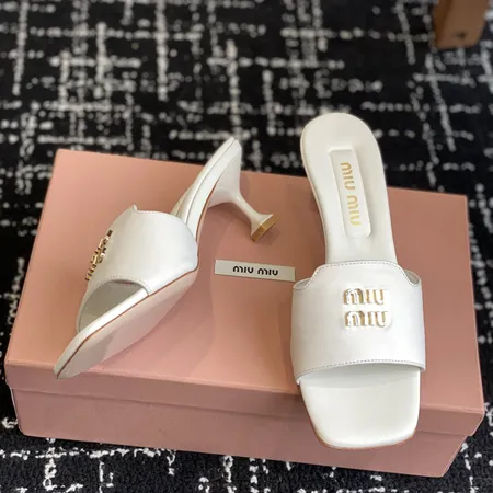 ミュウミュウ サンダル