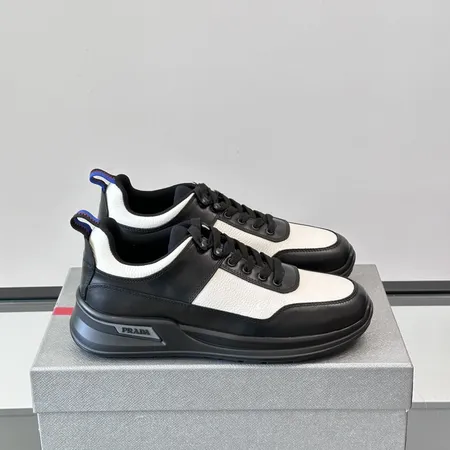 プラダ カジュアルシューズ