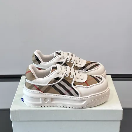 バーバリー ス カジュアルシューズ