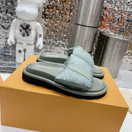 ルイヴィトン スリッパ