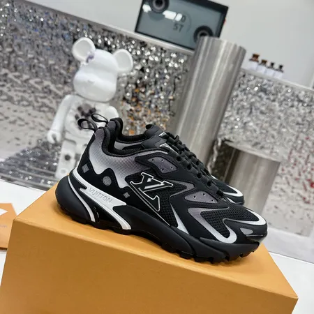 ルイヴィトン スニーカー