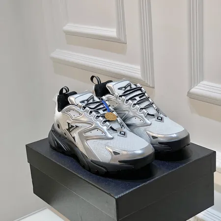 ルイヴィトン スニーカー