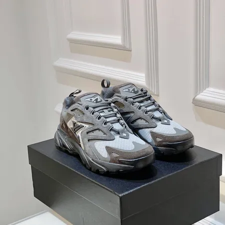 ルイヴィトン スニーカー