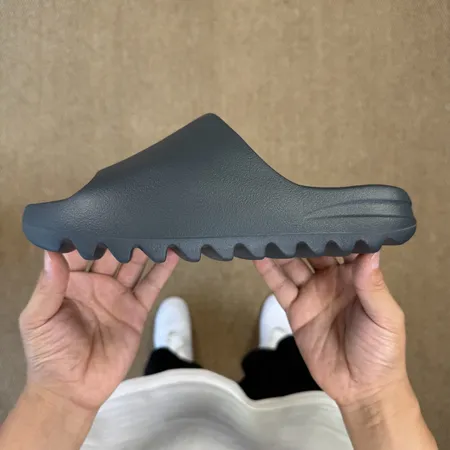 アディダス スリッパ