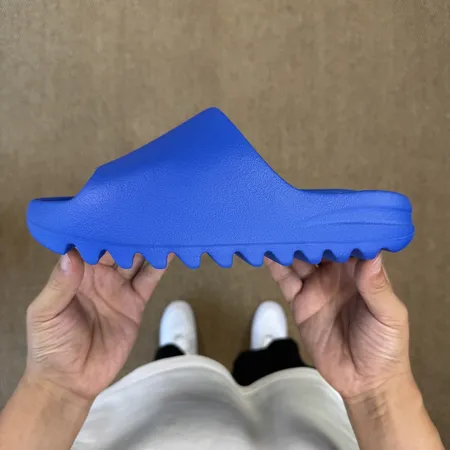 アディダス スリッパ