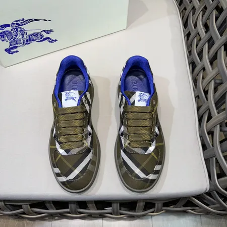 バーバリー ス カジュアルシューズ