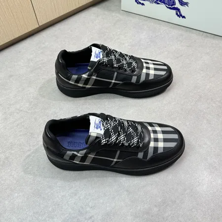 バーバリー ス カジュアルシューズ