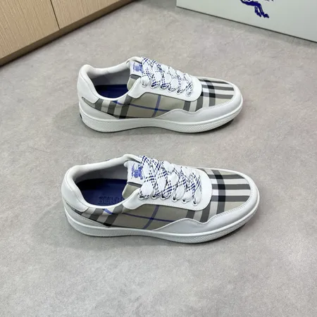 バーバリー ス カジュアルシューズ