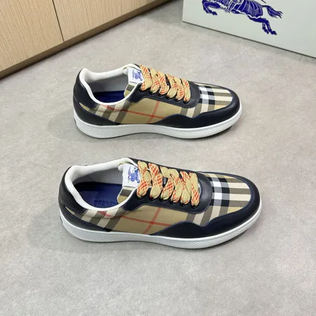 バーバリー ス カジュアルシューズ