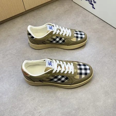 バーバリー ス カジュアルシューズ