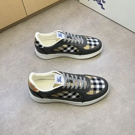 バーバリー ス カジュアルシューズ