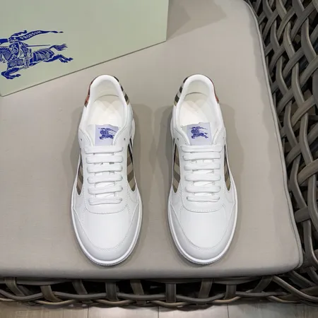 バーバリー ス カジュアルシューズ