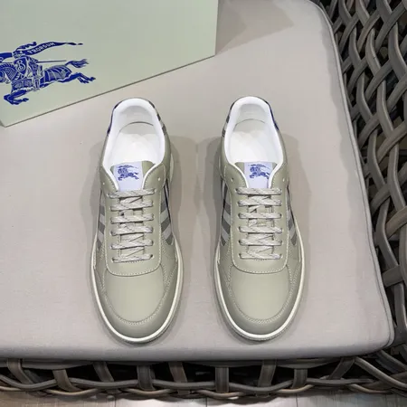 バーバリー ス カジュアルシューズ