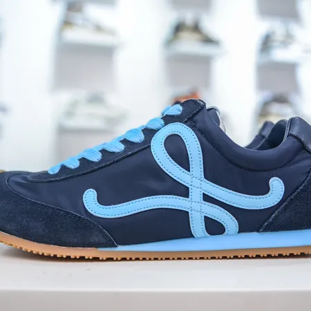 ロエベ スニーカー