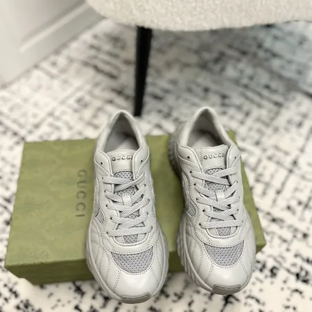 グッチ スニーカー