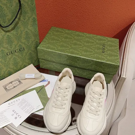 グッチ スニーカー