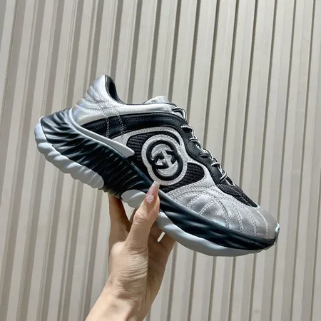 グッチ スニーカー