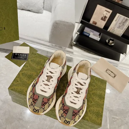 グッチ スニーカー