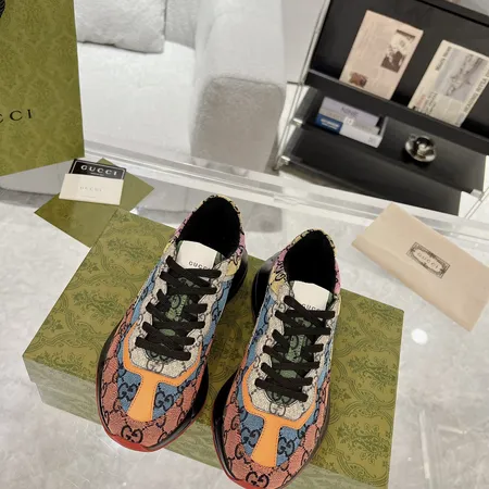 グッチ スニーカー